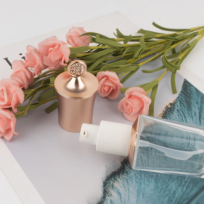 Стеклянные бутылки по уходу за кожей